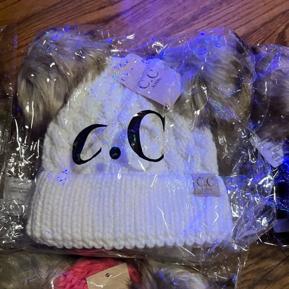 Kids cc beanies nwt - Picture 3 of 5
